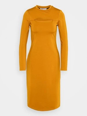 Sukienka z dżerseju NU-IN