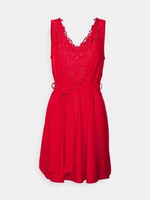 Sukienka z dżerseju Only Petite