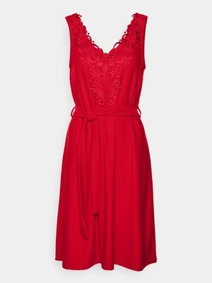 Sukienka z dżerseju Only Tall