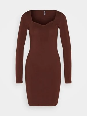 Sukienka z dżerseju Pieces