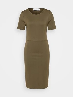 Sukienka z dżerseju Selected