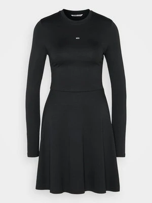 Sukienka z dżerseju Tommy Jeans