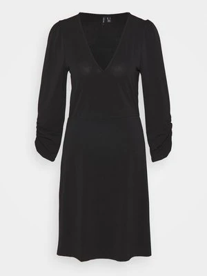 Sukienka z dżerseju Vero Moda