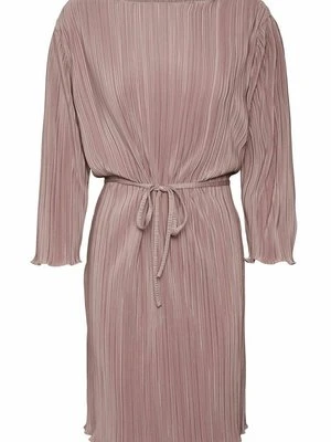 Sukienka z dżerseju Vero Moda