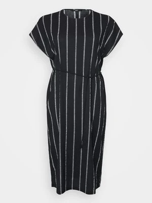 Sukienka z dżerseju Vero Moda Curve