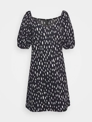 Sukienka z dżerseju Vero Moda Petite