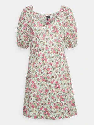 Sukienka z dżerseju Vero Moda Petite