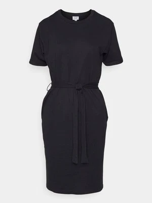 Sukienka z dżerseju Vero Moda Petite