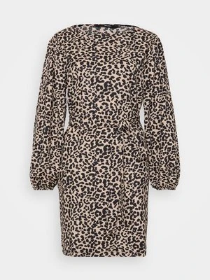 Sukienka z dżerseju Vero Moda Tall