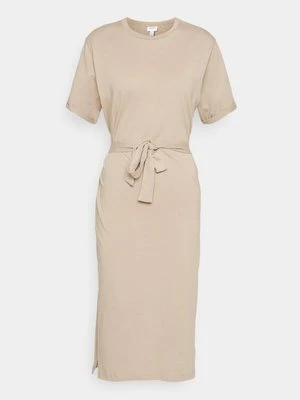 Sukienka z dżerseju Vero Moda Tall