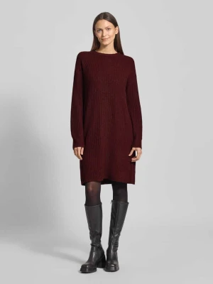 Sukienka z dzianiny o długości do kolan z prążkowanymi wykończeniami model ‘Onema’ b.Young