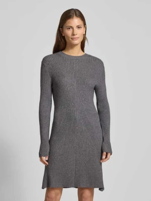 Sukienka z dzianiny o kroju podkreślającym sylwetkę z mieszanki wiskozy Tom Tailor Denim