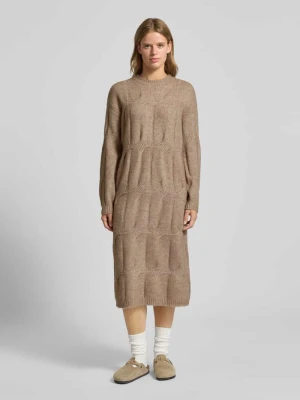 Sukienka z dzianiny o kroju relaxed fit z dodatkiem wełny model ‘JENNA’ Pieces
