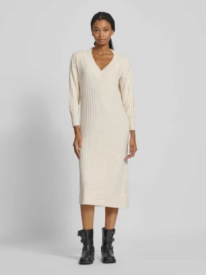 Sukienka z dzianiny o lejącym kroju z dekoltem w serek model ‘NEW TESSA’ Only