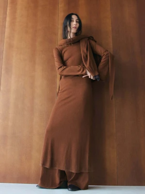 Sukienka z dzianiny z rozszerzanymi rękawami karmelowy brąz - Kobieta - - MANGO