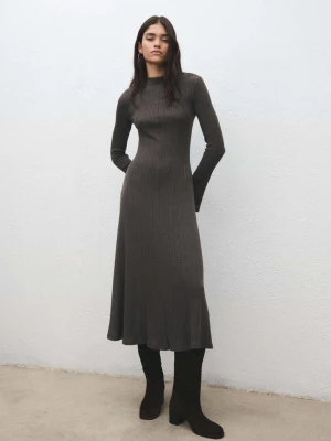 Sukienka z dzianiny z rozszerzanymi rękawami średni brązowy - Kobieta - - MANGO