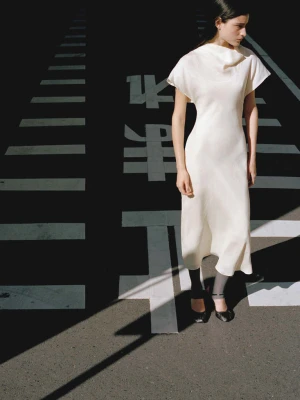 Sukienka z lyocellu z chustą kremowy / écru - Kobieta - - MANGO