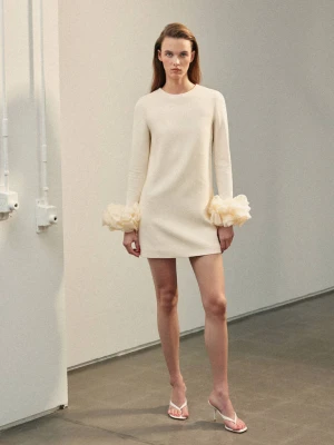 Sukienka z odkrytymi plecami i kwiatowymi mankietami kremowy / écru - Kobieta - - MANGO