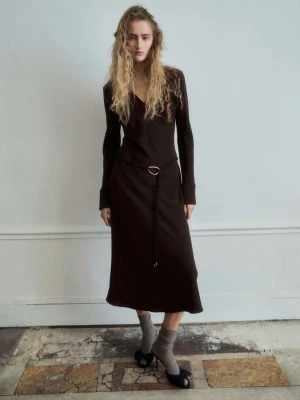 Sukienka z paskiem i dekoltem w szpic brązowy - Kobieta - - MANGO