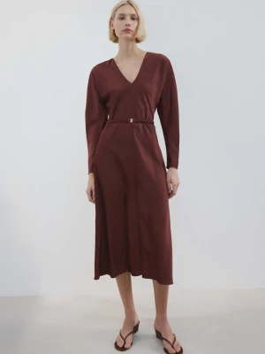 Sukienka z paskiem i dekoltem w szpic kasztanowy - Kobieta - - MANGO