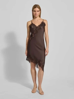 Sukienka z satyny z koronką model ‘Sorelle’ NEO NOIR