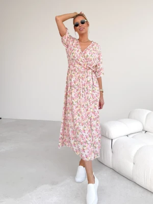 Sukienka z Wiskozy Jasnoróżowa w Kwiatki UNI ClothStore