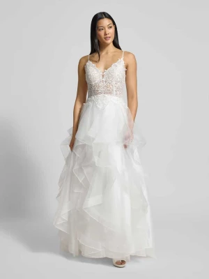 Suknia ślubna z detalami z koronki luxuar