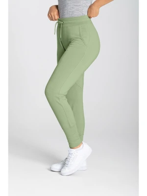 super.natural Spodnie dresowe "Essential" w kolorze jasnozielonym rozmiar: S