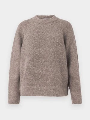 Sweter 2nd Day