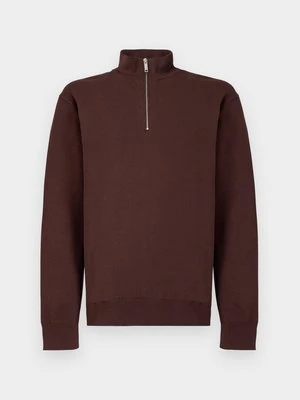 Sweter Calvin Klein ciemnobrązowy