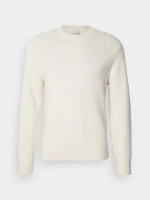 Sweter Calvin Klein mleczny