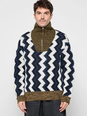 Sweter closed