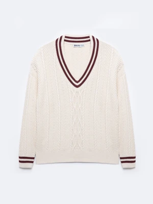 Sweter damski z wiskozy z dekoltem v-neck kremowy Cyntylia 102 BIG STAR