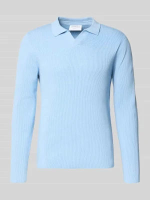 Sweter dzianinowy o kroju relaxed fit w prążkowanej fakturze lindbergh