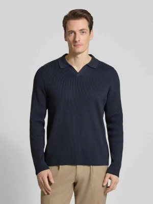 Sweter dzianinowy o kroju relaxed fit w prążkowanej fakturze lindbergh