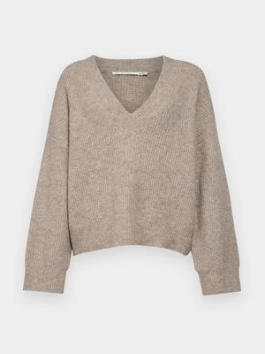 Sweter Gestuz