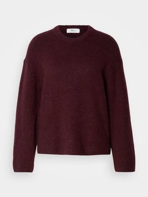 Zdjęcie produktu Sweter Gina Tricot ciemnoczerwony
