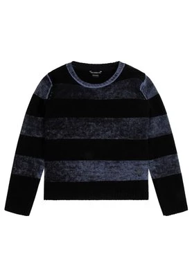 Sweter Guess