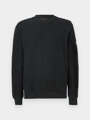 Sweter Guess