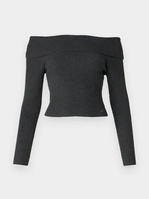 Sweter Guess