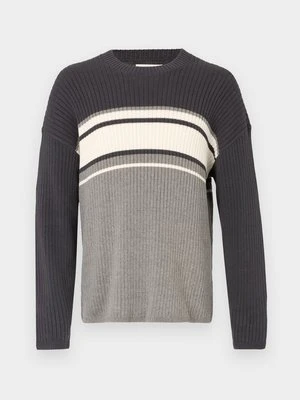 Sweter Hollister Co.