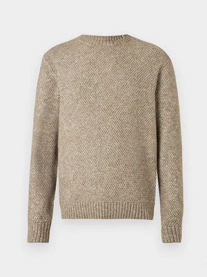 Sweter Jack&Jones jasny brąz
