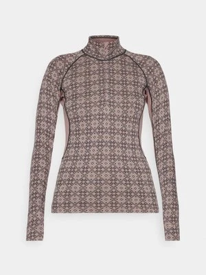 Sweter Kari Traa