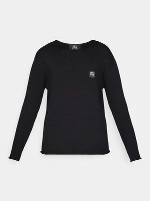 Sweter Karma8a