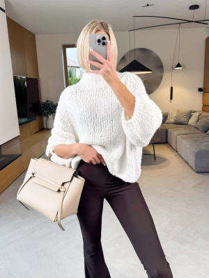 Sweter Kremowy Bliss ClothStore