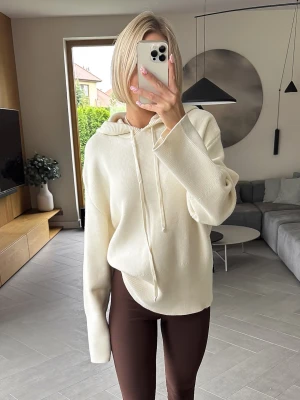 Sweter Kremowy z Kapturem Kazak ClothStore