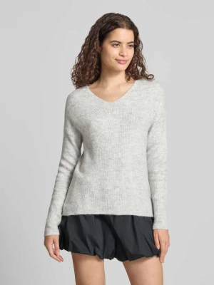 sweter krój regular fit z dekoltem w serek model 'CAMILLA' Only Jasnoszary melanż