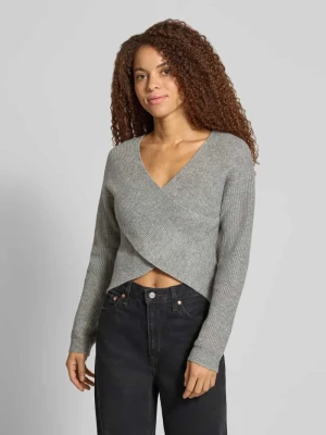 sweter krój regular fit z dodatkiem wełny model 'PCSILLY' Pieces Jasnoszary melanż