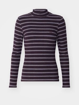 Sweter Lee