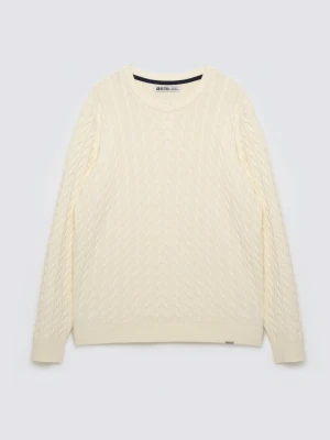 Sweter męski ze splotem warkoczowym i haftem kremowy Niser100 BIG STAR